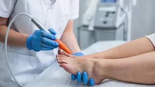 Обычный педикюр уходит в прошлое, теперь хожу только к подологам: есть причина