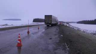 Пенсионерка погибла под колесами фуры в Удмуртии