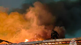Сильный пожар произошел в деревне Пирогово Завьяловского района