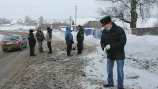 Трансформаторное масло вылилось на дорогу после опрокидывания фуры в Удмуртии