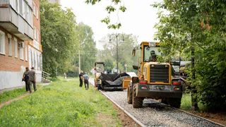 В Глазове стартовало асфальтирование тротуаров