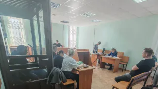 Суд Глазова возобновил процесс по делу о многомиллионных махинациях в автосалоне