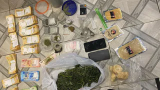 Наркотики и галлюциногенные грибы обнаружили полицейские в ижевской квартире