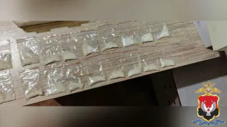 В Удмуртии задержали наркокурьера с килограммом синтетики из Свердловской области