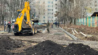 В Глазове продолжается благоустройство пешеходной аллеи за школой искусств «Глазовчанка»
