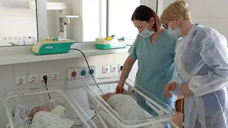 Жительнице Балезино, которая жестоко избила двух своих новорожденных детей, вынесли приговор
