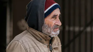Живут в руинах, но ездят как короли: почему в Абхазии у мужчин «работы нет», а машины дороже дома 