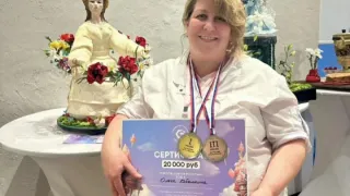 Кондитер из Удмуртии завоевала две медали на Международном чемпионате по антигравитационным тортам