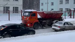 В Глазове усилили расчистку улиц после снегопадов