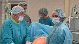 Беременную женщину с редкой патологией спасли врачи в Ижевске