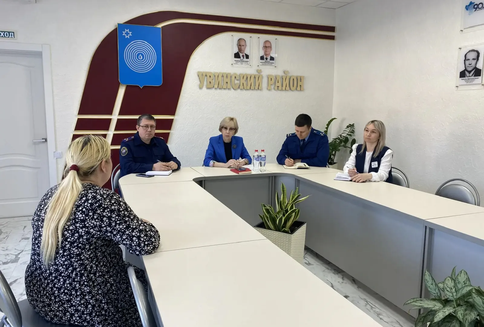В Удмуртии руководитель межрайонного следственного отдела и Уполномоченный по правам ребенка провели совместную консультацию граждан