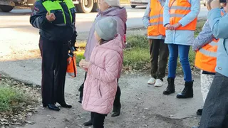 Сотрудники Госавтоинспекции напомнили пешеходам Глазова о правилах дорожного движения