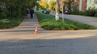 На улице Ленина в Глазове велосипедист столкнулся с автомобилем
