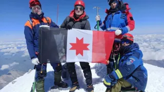 Спасатели из Удмуртии покорили Эльбрус на тренировочных сборах