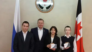 Юный глазовский спортсмен получил награду в Госсовете Удмуртии