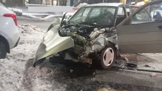 В Удмуртии нетрезвый водитель с просроченными правами устроил ДТП на перекрестке