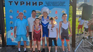 Глазовские борцы вновь привезли домой медали