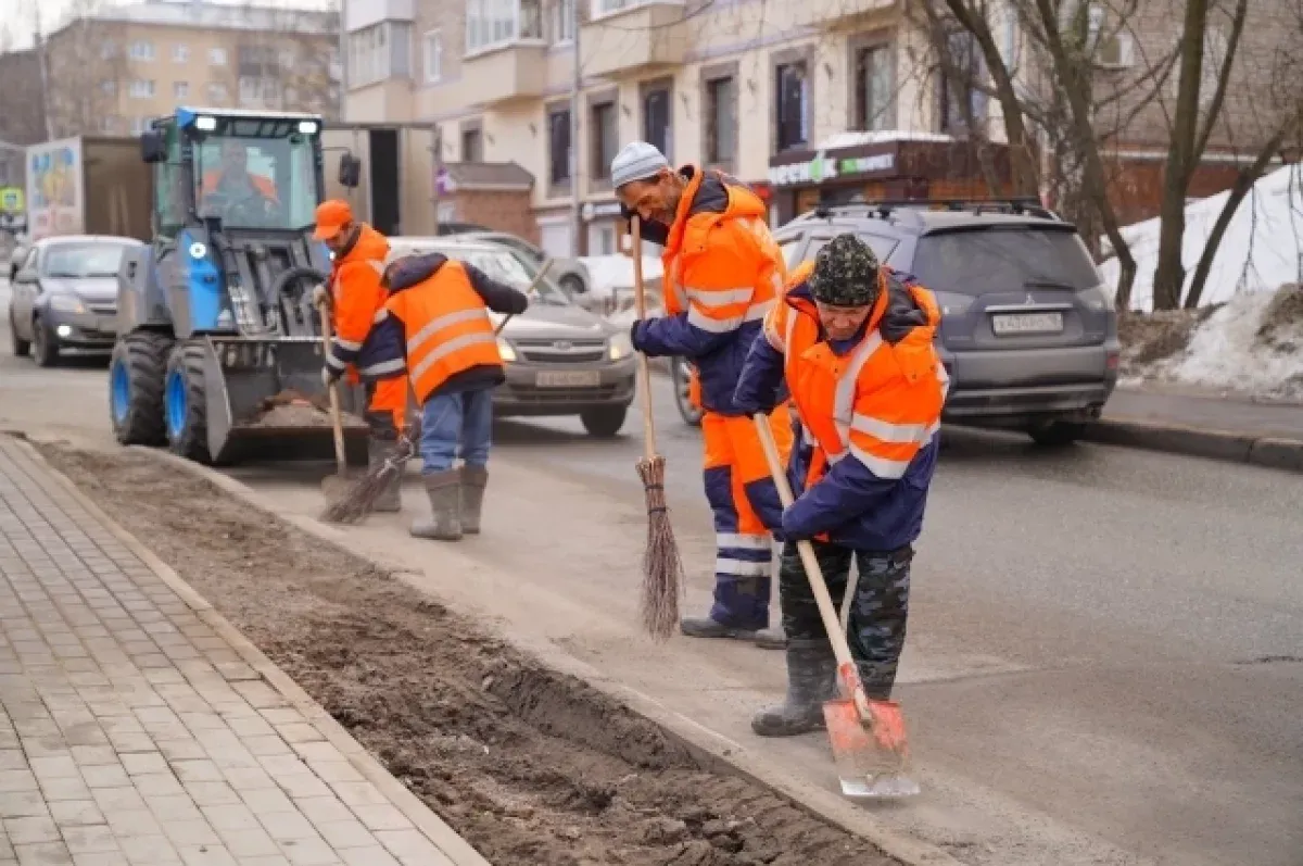 В Удмуртии утвердили график весенних субботников и план генеральной уборки в апреле