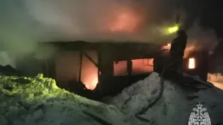 Пожар в Глазове оставил без имущества и отправил в больницу двух человек