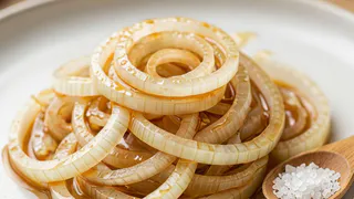 Лук к шашлыку "закусочный": кушают даже те, кто его не любит - весь секрет кроется в особом маринаде