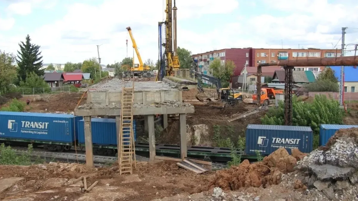 В Удмуртии смонтировали 7 свай из 14 на путепроводе