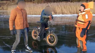 Спасатели Удмуртии настоятельно просят жителей не выходить на тонкий лед