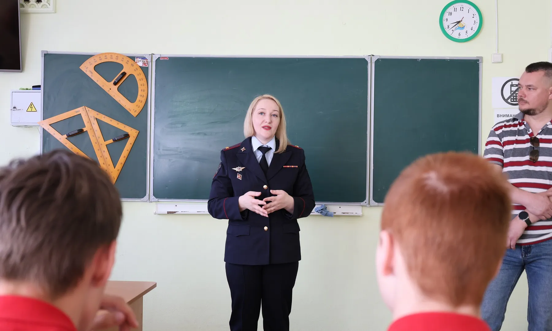 В Удмуртии сотрудники МВД и общественники провели урок правовой грамотности для школьников