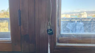 Привязываю чайный пакетик к дверной ручке: подруга крутила у виска, а теперь использует сама и благодарит меня