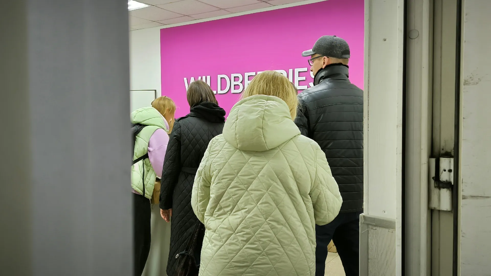 Подростка в Удмуртии подозревают в мошенничестве с возвратом товаров
