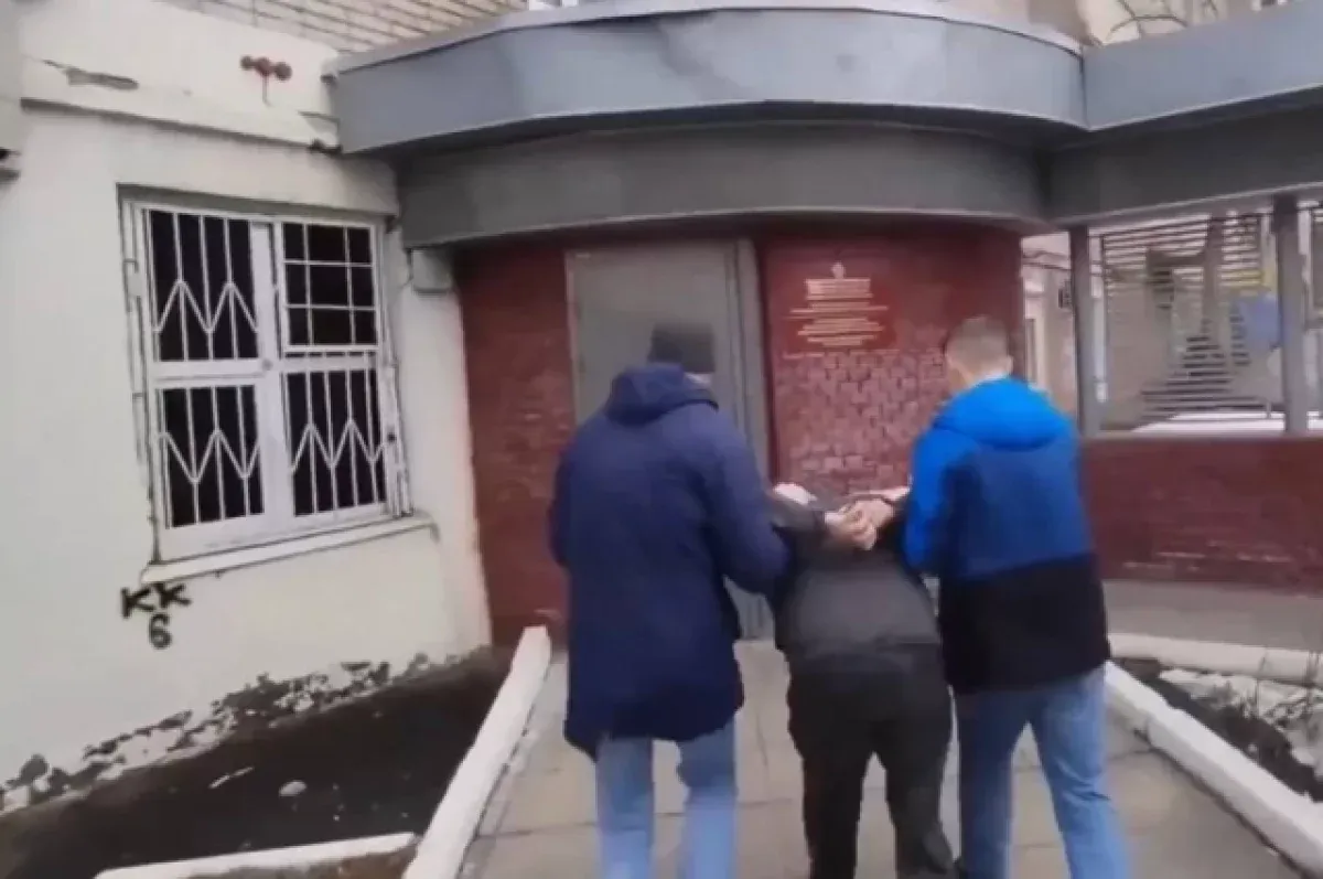 Начальник отдела удмуртского центра социальных выплат задержан за взятку в 500 тысяч рублей