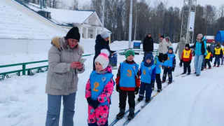 Глазовские дошколята вышли на городские соревнования по лыжным гонкам "Лыжня зовет!" (0+)