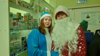 Учащиеся школ Глазовского района стали на время Дедами Морозами и Снегурочками