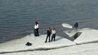 Спасатели Удмуртии напоминают об опасности водоемов