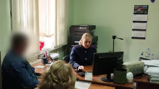 В Глазове местный житель подозревается в приобретении, хранении и сбыте немаркированных табачных изделий в особо крупном размере