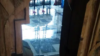Из-за дождей подтопило школу "Глазовчанка" (ФОТО)