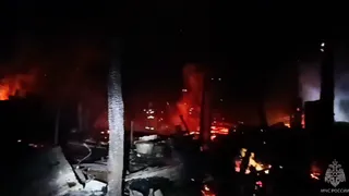 Два жилых дома и надворные постройки сгорели в Удмуртии (ВИДЕО)