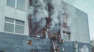 Сегодня рано утром в ижевском торгово-офисном центре произошел крупный пожар