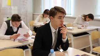 Сегодня выпускники 11 классов напишут итоговое сочинение (изложение)