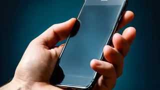 Почти 2 миллиона рублей пытались похитить мошенники у врача из Ижевска