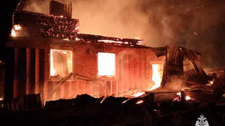 В Глазовском районе произошел сильный пожар