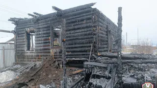 Два человека погибли на пожаре в Каракулинском районе