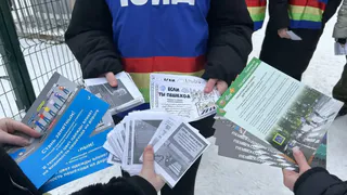 В Удмуртии автоинспекторы и школьники напомнили пешеходам о безопасности на дорогах