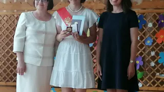 Две выпускницы Глазовского района Удмуртии получили медали «За особые успехи в обучении»
