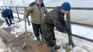 Власти Удмуртии закрывают Гуляевский мост из-за весеннего паводка