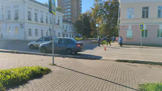 На женщину-пешехода в Глазове наехал автомобиль на площади Свободы