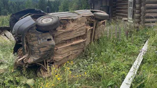 Пьяный водитель влетел в электроопору