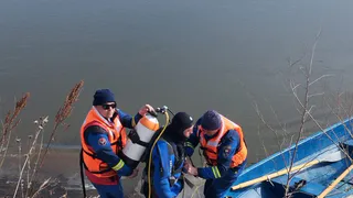 Спасатели Удмуртии продолжают поиски мальчика на реке Сива