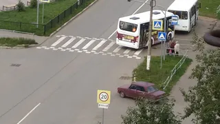 Остановку у школы №15 в Глазове перенесли за "зебру"
