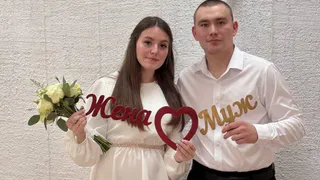 В День семьи любви и верности глазовские молодожены пошли по стопам родителей