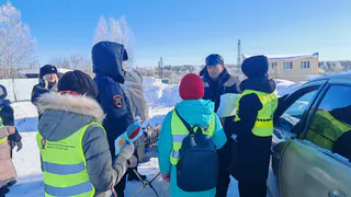 Удмуртские гаишники поздравили водителей с 23 Февраля